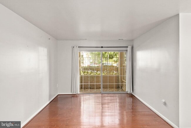 Building Photo - 203 Star Pointe Ct