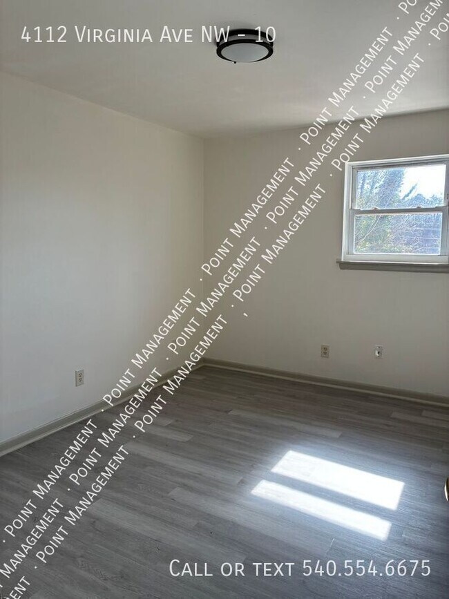 Foto del edificio - 4112 Virginia Ave NW