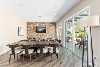 Building Photo - 9145 Tesoras Dr