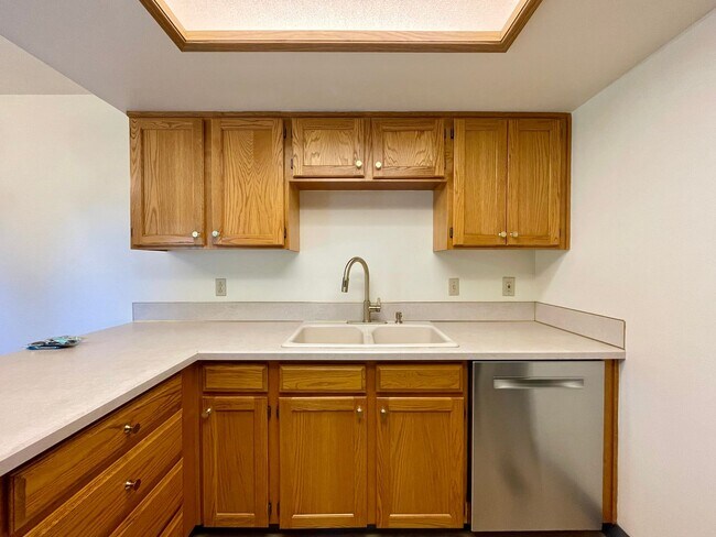 Foto del edificio - SE Single level 2 Bed 2 Bath Condo - A/C, ...