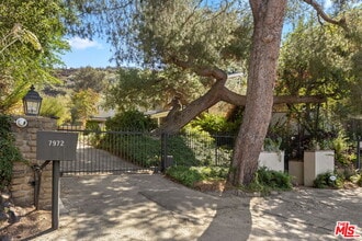 Building Photo - 7972 Mulholland Dr Building Photo - 7972 Mulholland Dr