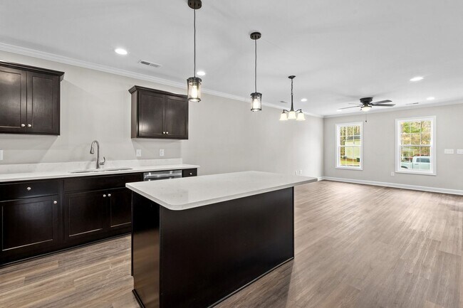 Building Photo - Gorgeous 1 Year Old 3 Bed/3.5 Bath Duplex