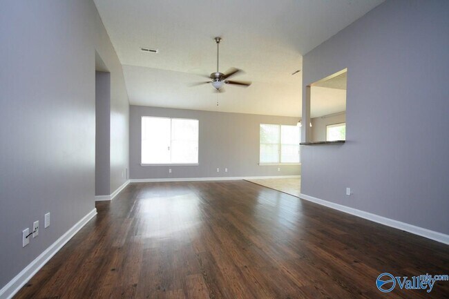 Foto del edificio - 105 Oakline Dr