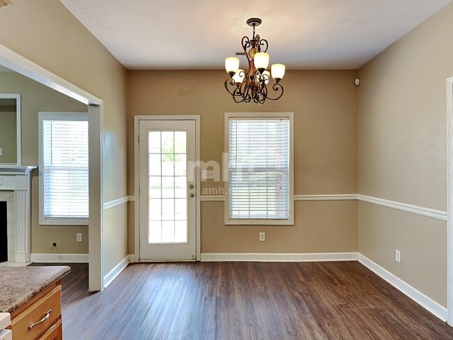 Foto del edificio - 711 Riata Ct