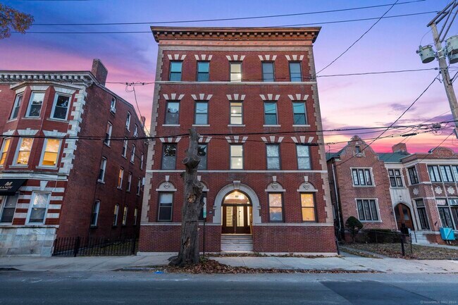Foto del edificio - 527 Chapel St