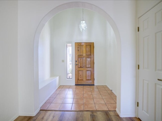 Foto del edificio - Beautiful 3 Bedroom 2 Bath Home