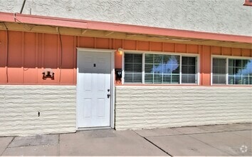 Building Photo - 223 E Birch St