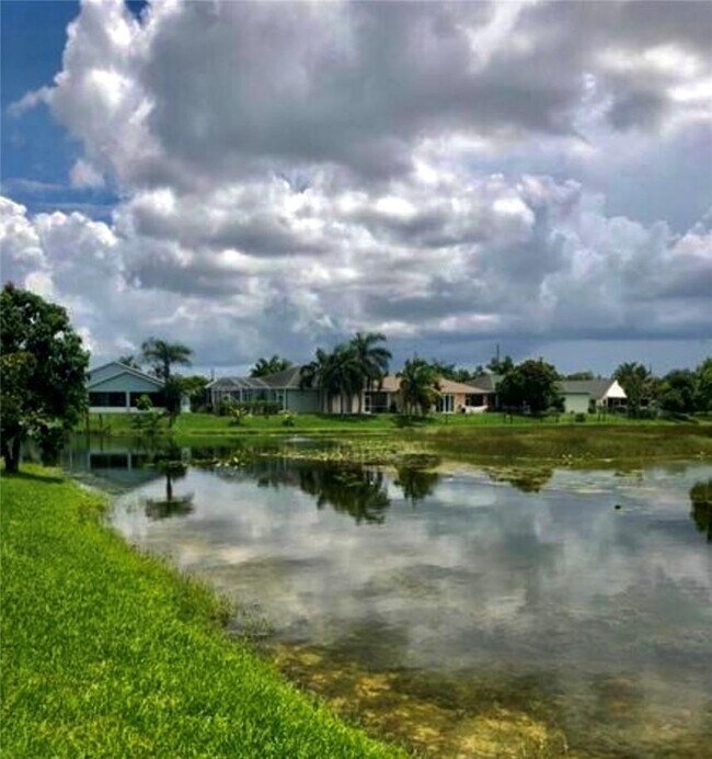 Building Photo - 1770 Sawgrass Cir