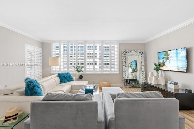 Photo - 5401 Collins Ave Apartment