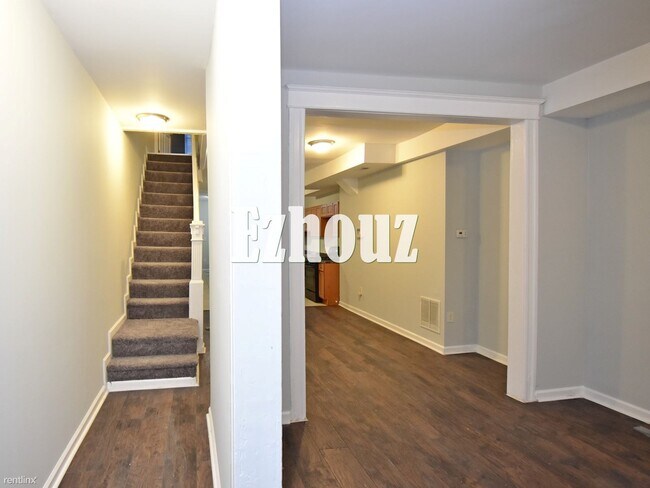 Building Photo - 3 br, 1 bath House - 1623 E 30th St