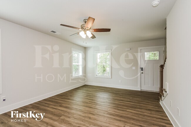 Foto del edificio - 6955 Overton Cir