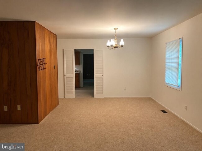 Building Photo - 2207 Hyson Pl