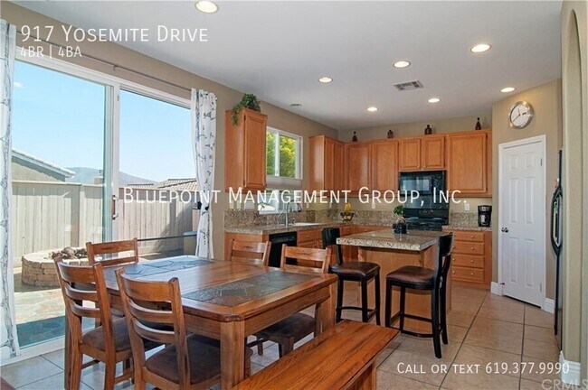 Foto del edificio - 917 Yosemite Dr