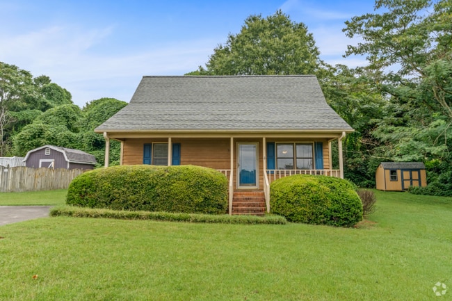 Building Photo - 318 W Dalton Rd