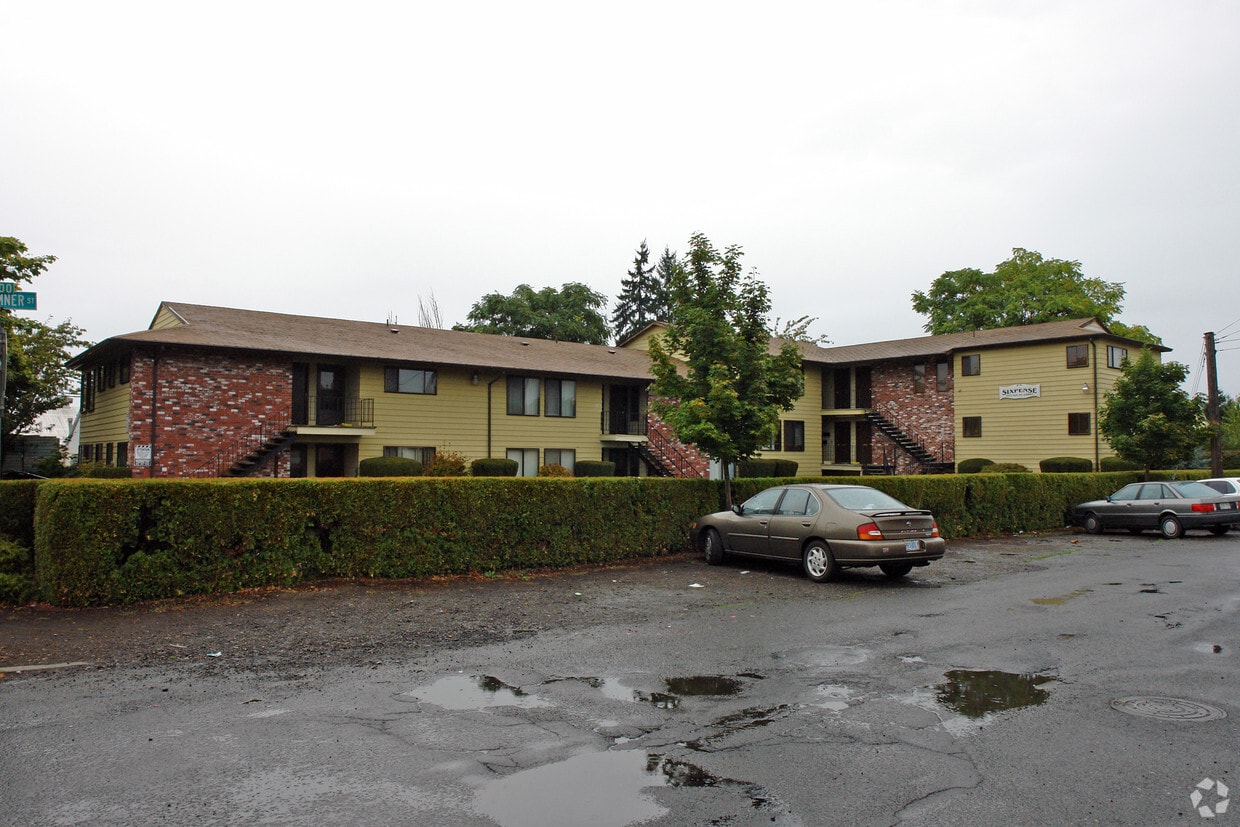 Primary Photo - Sixpence Apartments