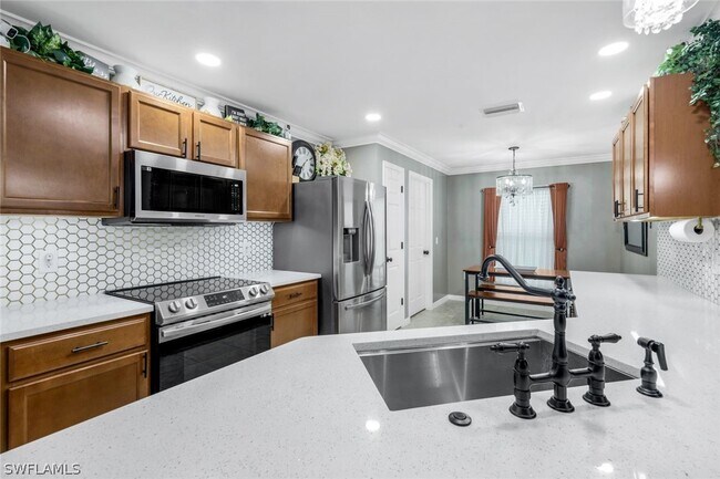 Foto del edificio - 740 Evening Shade Ln