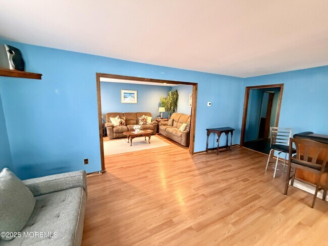 Foto del edificio - 411 Woodland Ave