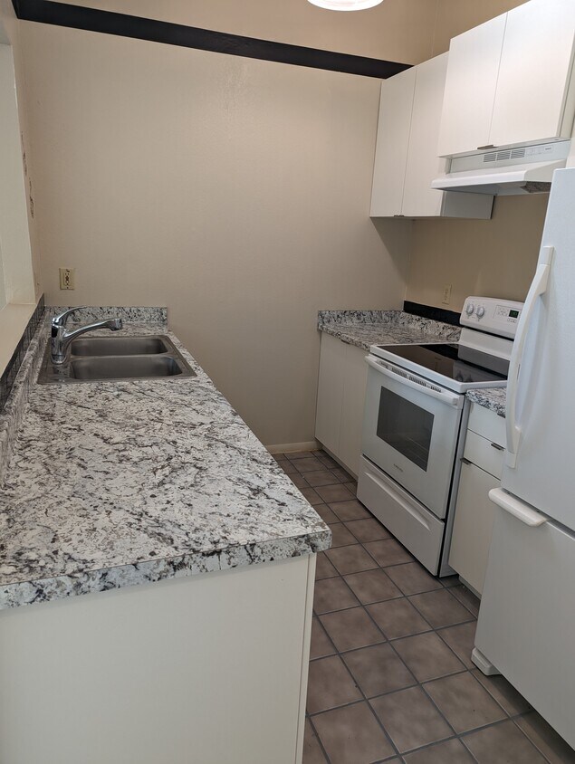 Primary Photo - 7668 E 22nd St