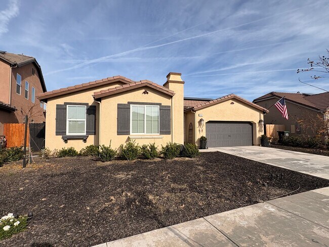 Building Photo - Beautiful 4 bedroom home for rent in Visalia, CA