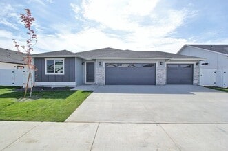 Building Photo - 1669 Kayak Rd