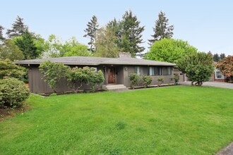 Building Photo - 2727 SE 58th Ave