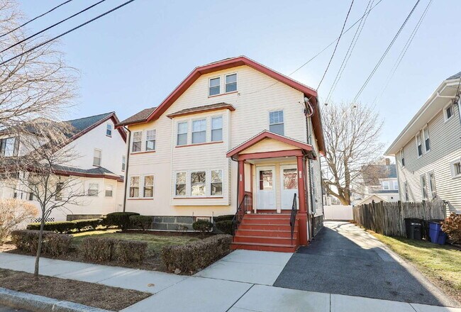 Photo - Stunning, Renovated, Spacious 2 Bed / 1 Bath in North Quincy Apartment