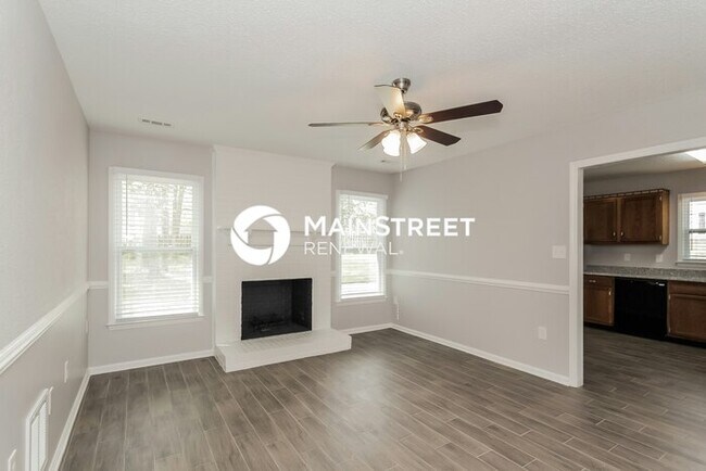 Foto del edificio - 3 Bedroom Pet-Friendly Home in CHARLOTTE, ...