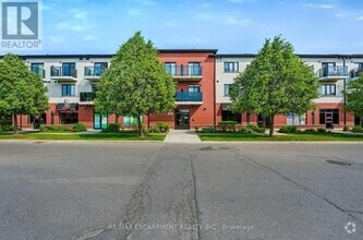 Building Photo - 170-170 Rockhaven Ln