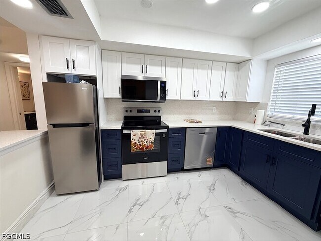 Foto del edificio - 7050 Nantucket Cir