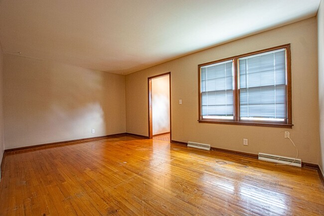 Foto del edificio - 2 Bedroom / 1 Bath Duplex off 36th and New...