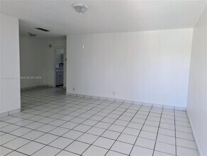 Building Photo - 1830 Sheridan St