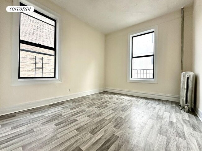 Building Photo - 137 Nagle Ave