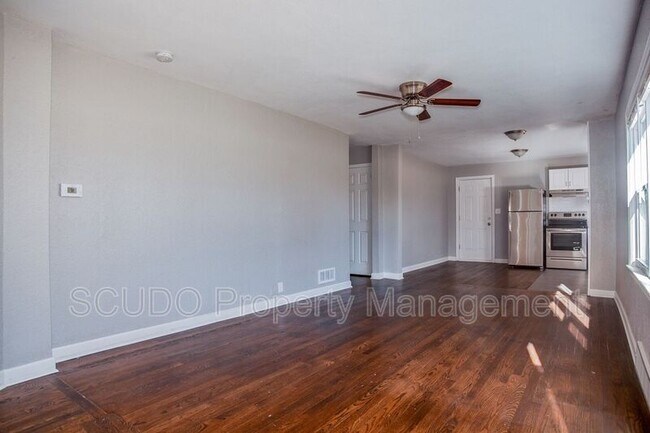 Building Photo - 4810 NE Antioch Rd