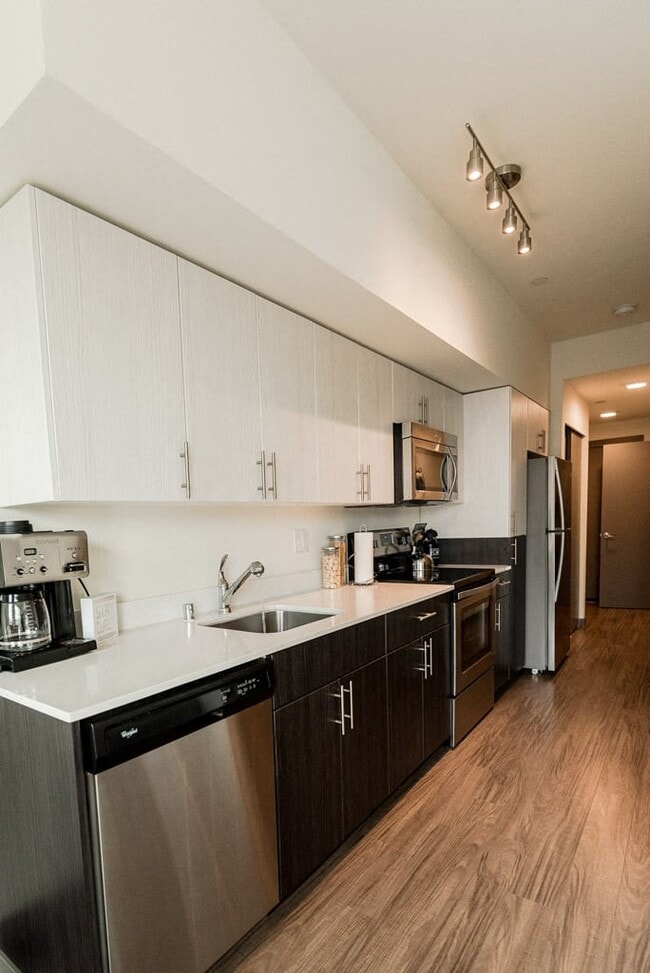 Building Photo - Icon Apartments