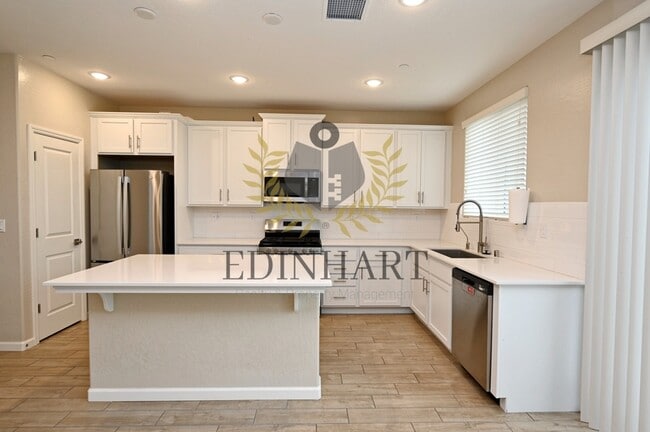 Building Photo - 231 Nabors Dr S