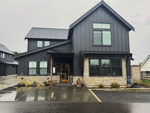 Building Photo - 1570 Farmview Ter