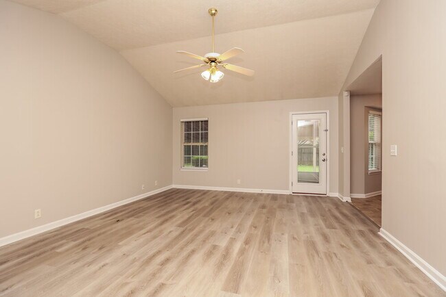 Building Photo - 1280 St Andrews Dr