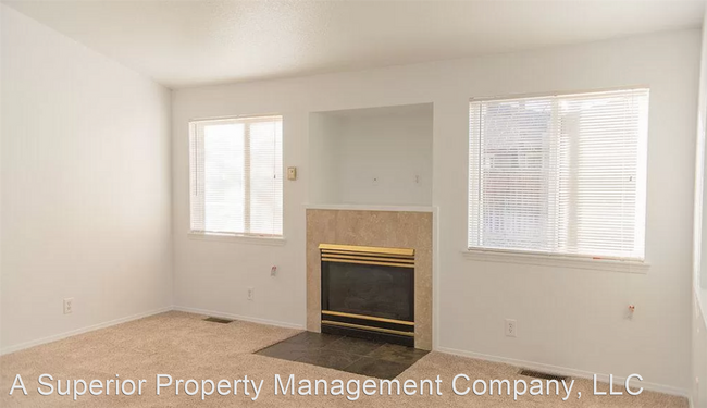Building Photo - 3 br, 2 bath House - 1071 NE Locksley Dr.