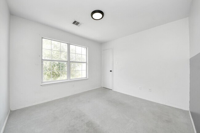 Foto del edificio - 10217 Teneha Dr