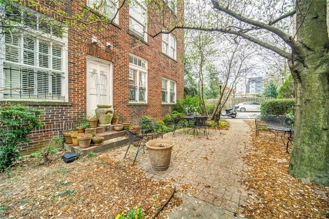 Foto del edificio - 690 Piedmont Ave NE