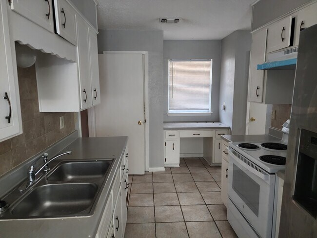 Foto del edificio - 1807 Janis Dr