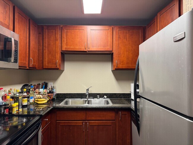 Foto del edificio - CLICK "REQUEST A TOUR" NOW!