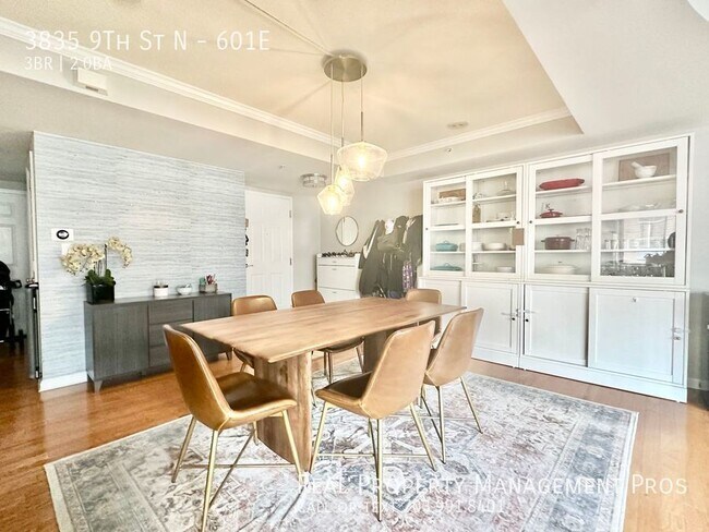 Building Photo - Stunning & Spacious Corner Condo- Ballston!
