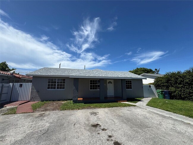 Foto del edificio - 7135 SW 13th St