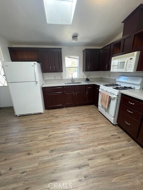 Foto del edificio - 23686 Lodge Dr