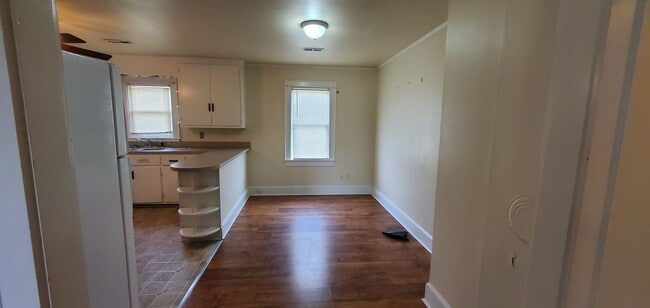 Building Photo - Cozy Home in a Convenient Location