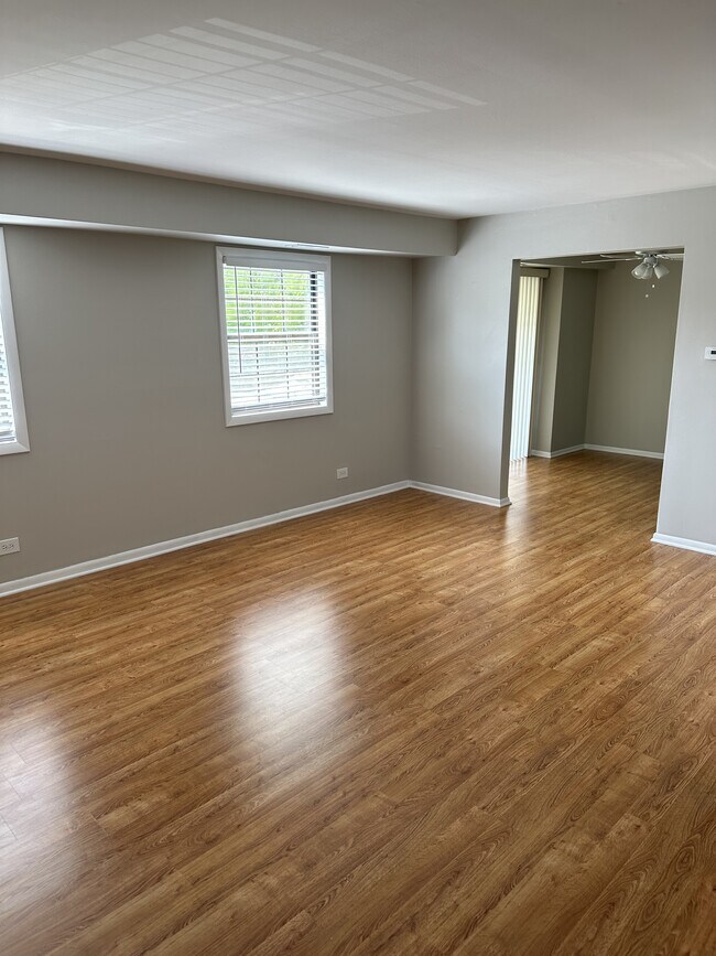 Foto del edificio - 1494 W Jefferson Ave