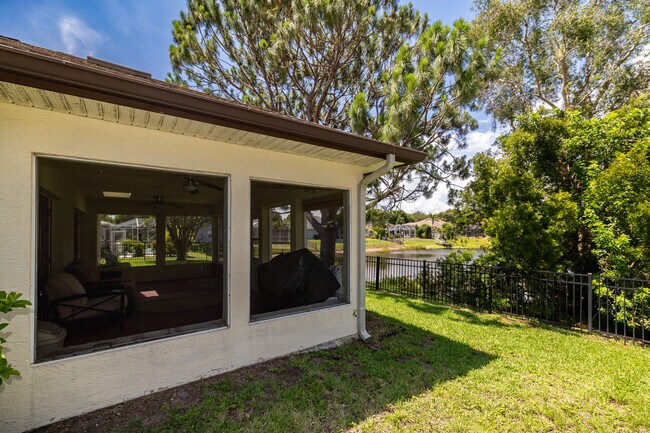 Foto del edificio - 871 Brookview Ln