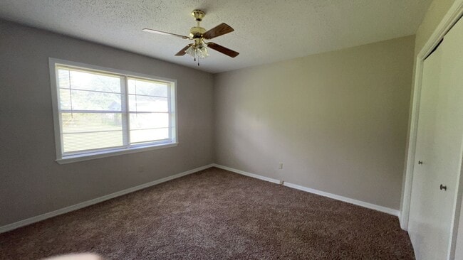 Building Photo - 1416 Camelia Dr