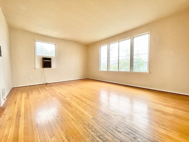 Building Photo - 8262 Blackburn Ave